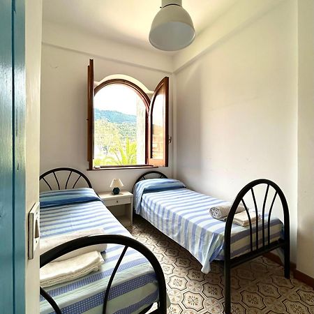 Villa Vista Mare Su Tre Piani Con Giardino Falerna Exterior foto