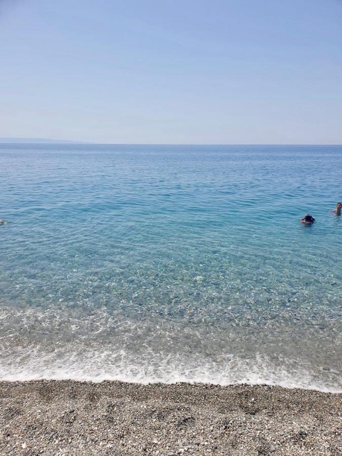 Villa Vista Mare Su Tre Piani Con Giardino Falerna Exterior foto