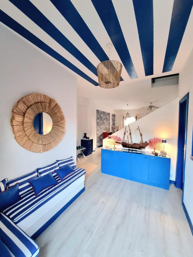 Villa Vista Mare Su Tre Piani Con Giardino Falerna Exterior foto