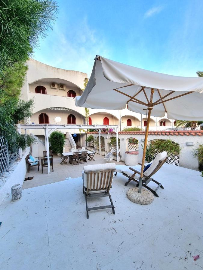 Villa Vista Mare Su Tre Piani Con Giardino Falerna Exterior foto